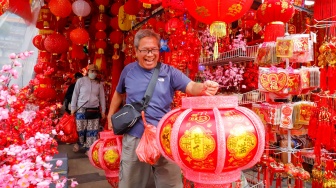 Merah Merona Kawasan Glodok Jelang Imlek
