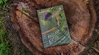 Novel Anggara Kasih: Ketika Manusia Bisa Lebih Menakutkan dari Hantu