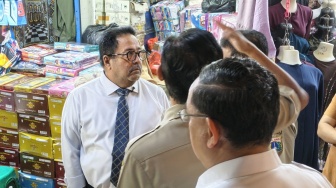 Pasar Cipulir Langganan Tenggelam, Rano Karno Janji Benahi Turap Jebol Sebelum Lebaran