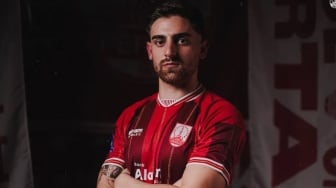 Perkuat Lini Depan, Persis Solo Resmi Boyong Dejan Tumbas