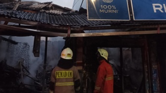 Dua Rumah di Jalan Bangka Ludes Terbakar Subuh Tadi