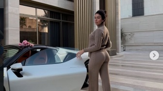 Cristiano Ronaldo Mogok Main di Al-Nassr, Georgina Rodriguez Pamer Ferrari Rp8,7M