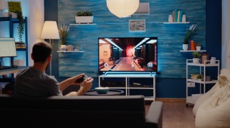 Smart TV Paling Besar Berapa Inch? Ini 4 Pilihan Paling Ideal untuk Rumah Sempit