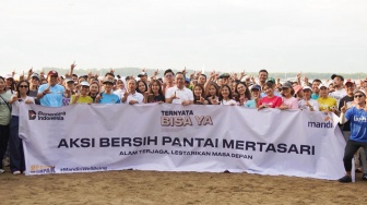 Aksi Bersih di 24 Pantai Bali - Nusa Tenggara: Bank Mandiri Jaga Lingkungan dan Transformasi Digital