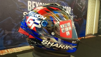 Helm Shark Perkenalkan Visor Canggih yang Bisa Berubah Warna dalam Satu Detik