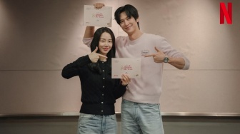 Shin Hae Sun dan Na In Woo Akan Bertemu Kembali di Drama Baru, Love O'Clock