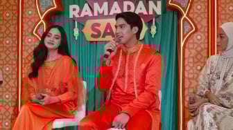 El Rumi Jawab Kabar Bakal Nikahi Syifa Hadju Usai Lebaran