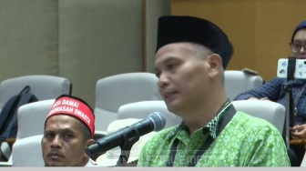 Jeritan Hati Guru Madrasah di DPR: Gaji Rp300 Ribu, Jual Ayam Demi ke Jakarta hingga Sulit Akses P3K
