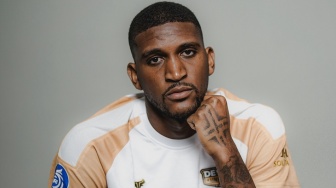 Dewa United Rekrut Damion Lowe, Bek Jamaika yang Janjikan Mentalitas Juara di Lini Belakang