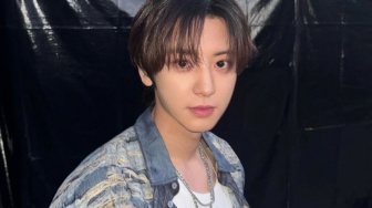 4 Mix & Match OOTD Minimalis ala Chanyeol EXO, Buat Daily Look Lebih Keren!