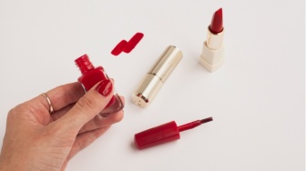 Biar Makin Stunning di Momen Imlek, Ini 5 Lipstik Merah yang Layak Dicoba