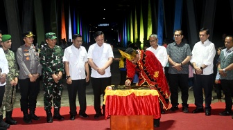 Malam-malam, Gubernur Bobby Nasution Resmikan Jembatan yang Dulu Ambruk di Nias Barat