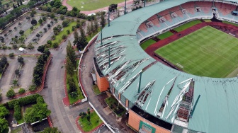 Atap Stadion Pakansari Rusak Dihantam Angin Kencang