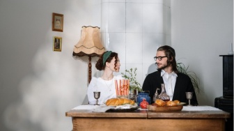 Valentine Kelabu: Mengenali Gejala Mati Rasa atau Emotional Numbness dalam Hubungan