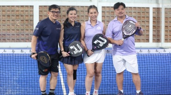 Turnamen padel persahabatan mempertemukan dua komunitas berbeda digelar di kawasan Pluit, Jakarta Utara, Jumat (13/2/2026). [Handout]