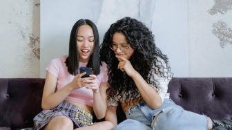 Ini Cara Efektif Lindungi Remaja Saat Akses Instagram, Facebook, dan Messenger