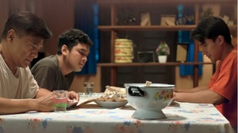 Film Rumah Tanpa Cahaya: Drama Keluarga yang Sederhana dan Menyayat Hati