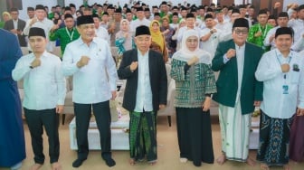 Gubernur Khofifah Hadiri Rakernas Pergunu dan JKSN Bersama Menko Polkam: Kiai Santri Penyejuk Bangsa