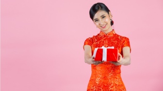 Tak Hanya Angpao, Ini 5 Inspirasi Kado Imlek yang Penuh Makna