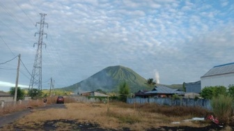 Waspada! Badan Geologi Ungkap Ancaman Gas Beracun dari Kawah Gunung Lokon