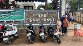 Peziarah TPU Kawi-Kawi Resah, Jasa Bersih Makam Musiman Diduga Memaksa Minta Uang