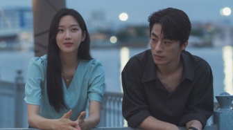 Film Once We Were Us: Kisah Cinta yang Diuji Waktu