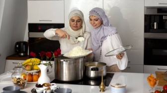 Pahala Menyiapkan Buka Puasa dan Sahur, Keutamaan Besar di Bulan Ramadan