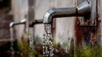 Krisis Air Bersih di Indonesia: Masalah Tahunan yang Belum Usai