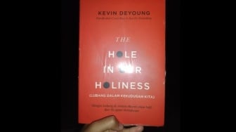 Refleksi Prapaskah: Menyelami Arti Kekudusan dari The Hole in Our Holiness