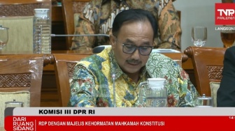 Alasan di Balik Batalnya Inosentius Samsul Jadi Hakim MK, DPR: Dapat Tugas Baru di Danantara