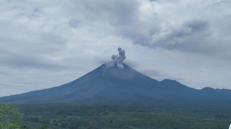 Gunung Semeru Erupsi Lagi, Warga Dilarang Dekati Besuk Kobokan