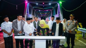 Gubernur Khofifah Resmikan Jembatan Bubak Mojokerto, Tumbuhkan Akses Ekonomi Warga