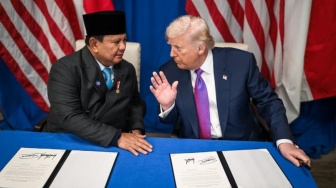 Prabowo dan Trump Teken Perjanjian Bersejarah, Seskab Sebut Tonggak Baru Aliansi Ekonomi RI-AS