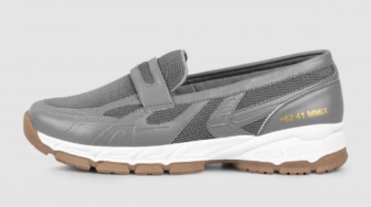 5 Sepatu Tanpa Tali Mirip New Balance 1906L, Model Loafer Harga Lebih Murah