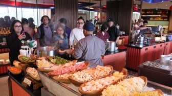 Dari Hoki ke Refleksi, Episode Gading Serpong Gabungkan Perayaan Imlek dan Ramadan