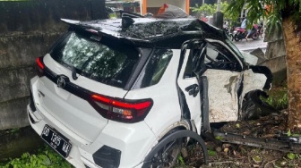 Istri Anggota DPRD Sulsel Tewas Kecelakaan di Tol Makassar, Diduga Akibat Aquaplaning