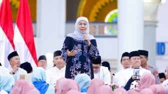 Buka Bersama di Masjid Nasional Al-Akbar Surabaya, Khofifah Apresiasi Izin Kampung Haji Indonesia