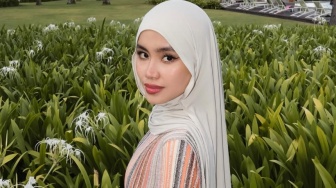 Butuh Ide Outfit Bukber? Intip 4 Ide Gaya Hijab Elegan ala Sashfir Ini