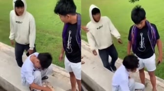 Viral Video Remaja Banyumas Pukul Kepala Temannya karena Tak Puasa
