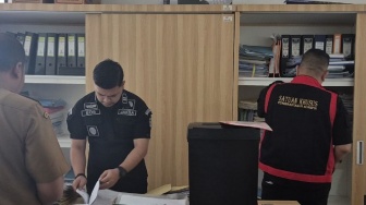 Geger Korupsi Anggaran 2024-2025, Kantor Kesbangpol Sumedang Digeledah Jaksa