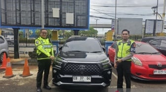 Pakai Pelat Diplomatik Palsu Kedubes Rusia, Avanza Veloz Terjaring di Tol Dalam Kota