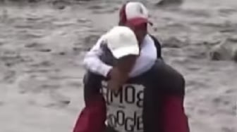 3 Fakta Ayah dan Anak Terseret Lahar Semeru, Siswi SD Hanyut 5 Meter di Sungai Regoyo