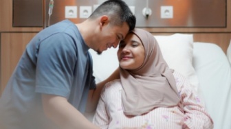 Bayi Zaskia Sungkar Lahir dengan Kondisi Langka