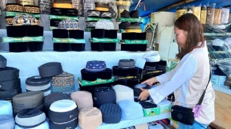 Ketika Orang Datang Melihat-lihat Bertanya Harga, Lalu Pergi..