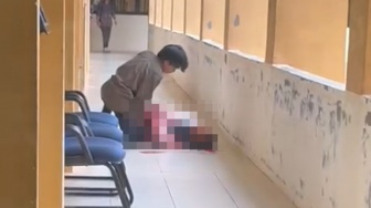 Mahasiswi Tergeletak Bersimbah Darah Dibacok Mahasiswa di UIN Suska Riau