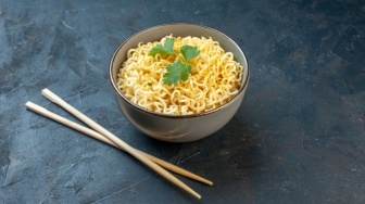 5 Pilihan Makanan Instan untuk Sahur Anti-Ribet dan Hemat Waktu