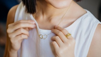 Harga Emas Gak Masuk Akal, Ini 5 Rekomendasi Toko Perhiasan Imitasi Online