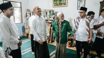 Safari Ramadan ke Ponpes Abuya Muhtadi, Kaesang Pangarep Bawa Salam Jokowi dari Solo