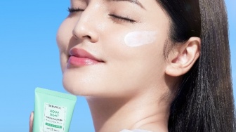 4 Hybrid Sunscreen SPF 35, Penyelamat Kulit Berminyak Atasi Jerawat dan PIE