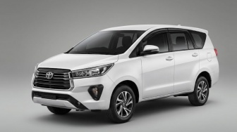 Beda Pajak Innova Reborn Diesel Matic 2025 vs 2026, Diam-diam Naik?